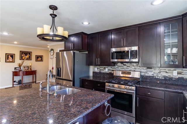 Detail Gallery Image 8 of 23 For 2858 Cole Ave, Highland,  CA 92346 - 4 Beds | 2 Baths