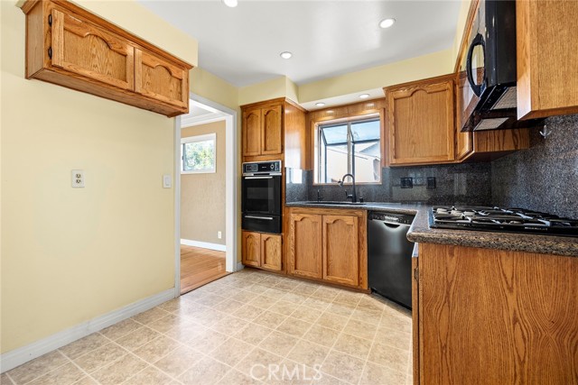 Detail Gallery Image 11 of 30 For 319 Moonbeam Dr, Placentia,  CA 92870 - 3 Beds | 2 Baths