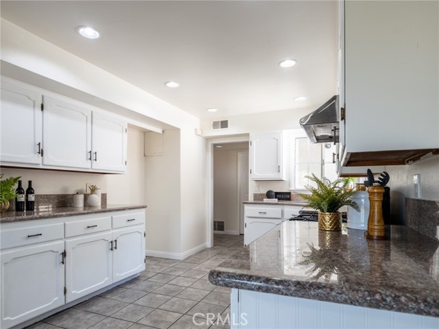 Detail Gallery Image 8 of 22 For 20672 Buckland Dr, Walnut,  CA 91789 - 4 Beds | 2 Baths