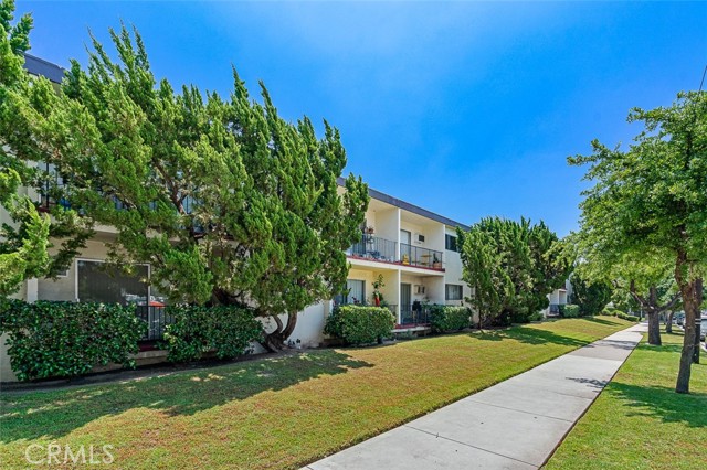 820 N Raymond Avenue, Pasadena CA: https://media.crmls.org/medias/cf87415f-48eb-4c7f-97b1-bf455482a80f.jpg