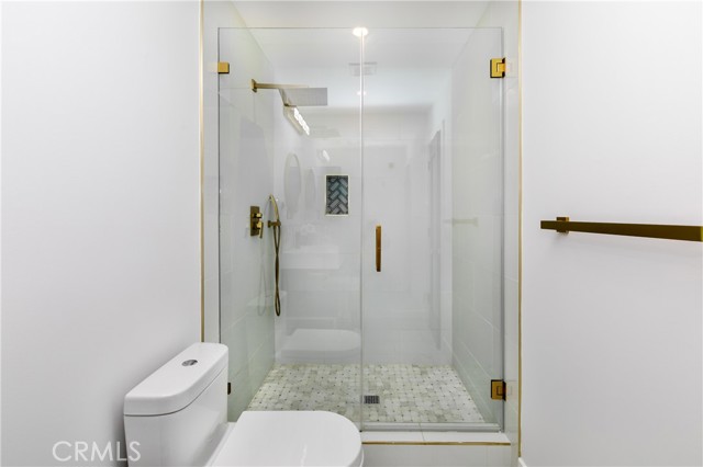 4651 Los Patos Avenue, Huntington Beach CA: https://media.crmls.org/medias/cf87645e-e1a3-4d12-a89b-eea770a3ca86.jpg