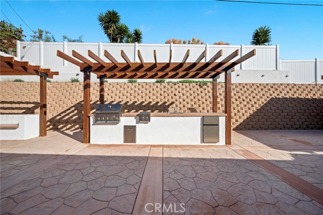 Detail Gallery Image 16 of 37 For 5212 Reynier Ave, Los Angeles,  CA 90056 - 3 Beds | 3/1 Baths