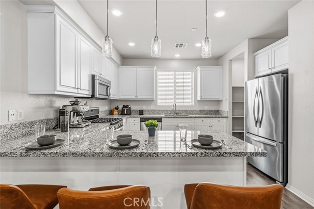 Detail Gallery Image 17 of 47 For 7214 N Chestnut, Van Nuys,  CA 91405 - 2 Beds | 3 Baths