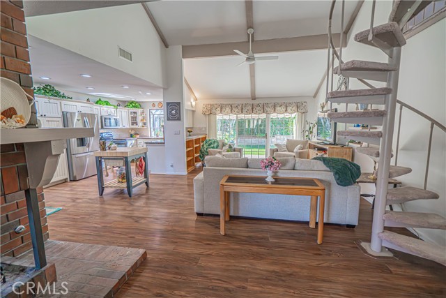 Detail Gallery Image 15 of 59 For 23514 via Decano, Valencia,  CA 91355 - 4 Beds | 2 Baths