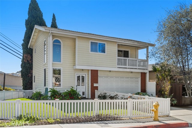 Detail Gallery Image 2 of 48 For 137 W Avenida Cornelio, San Clemente,  CA 92672 - 3 Beds | 2/1 Baths