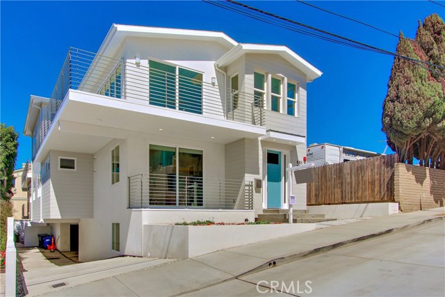 653 10TH, Hermosa Beach, California 90254, 4 Bedrooms Bedrooms, ,3 BathroomsBathrooms,Residential,Sold,10TH,SB16703378