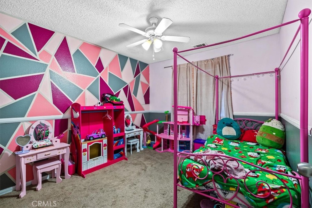 https://media.crmls.org/medias/cf8c1733-686e-4213-b994-d5c8b6bc5325.jpg?preset=X-Large
