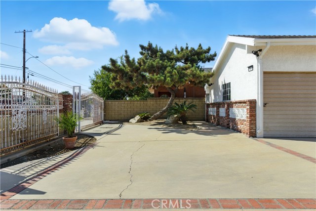 Detail Gallery Image 3 of 31 For 10414 El Dorado Ave, Pacoima,  CA 91331 - 3 Beds | 1 Baths