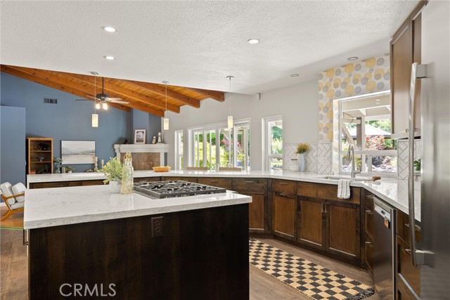 615 Crimson Court, Chico CA: https://media.crmls.org/medias/cf8cf23c-c5e2-466f-8d4f-9c043ede2be6.jpg