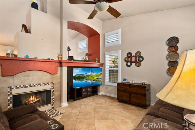 Detail Gallery Image 6 of 41 For 658 Donatello Dr, Corona,  CA 92882 - 3 Beds | 2 Baths
