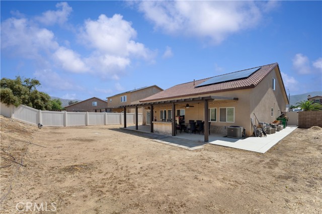 26833 Calico Court, Winchester CA: https://media.crmls.org/medias/cf8e513e-0cab-4000-8777-1035d0b40a8e.jpg