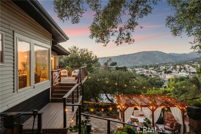 9570 Amoret Drive, Tujunga CA: https://media.crmls.org/medias/cf8e6e5b-3fc9-49c7-9992-9d438e2e0c84.jpg