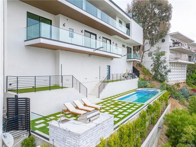 Detail Gallery Image 52 of 55 For 8566 Hollywood Bld, Los Angeles,  CA 90069 - 6 Beds | 6/1 Baths