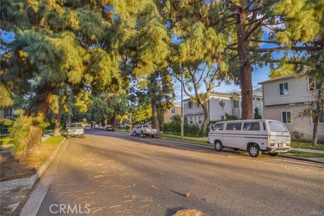 4130 West Toluca Lake Ave, Burbank CA: https://media.crmls.org/medias/cf8ed8bb-1fe1-4175-8443-50c017efdce3.jpg