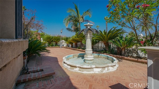 Detail Gallery Image 7 of 71 For 12683 Palm View Way, Riverside,  CA 92503 - 5 Beds | 3 Baths