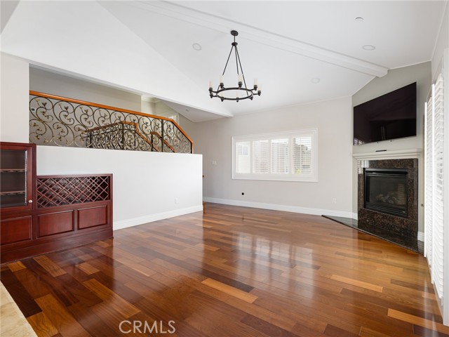 229 N Juanita Avenue, Redondo Beach CA: https://media.crmls.org/medias/cf8f619c-0561-46d9-9a01-369f0ba38697.jpg