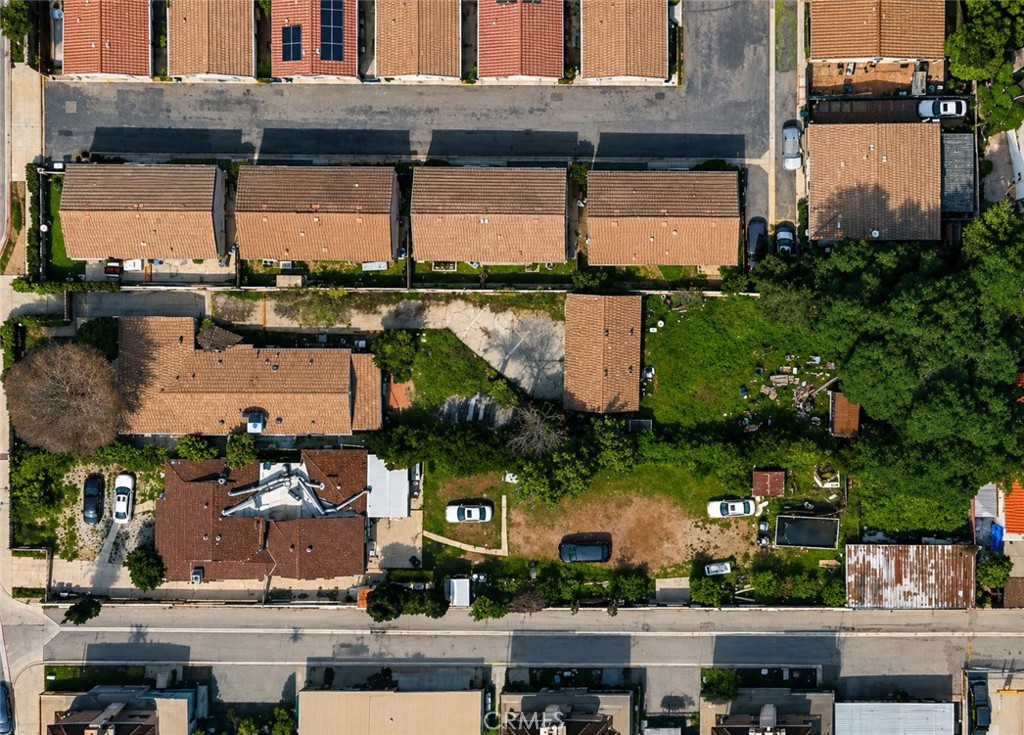 https://media.crmls.org/medias/cf8f9242-e5fd-4fe2-ba92-c17c79ff080e.jpg?preset=X-Large