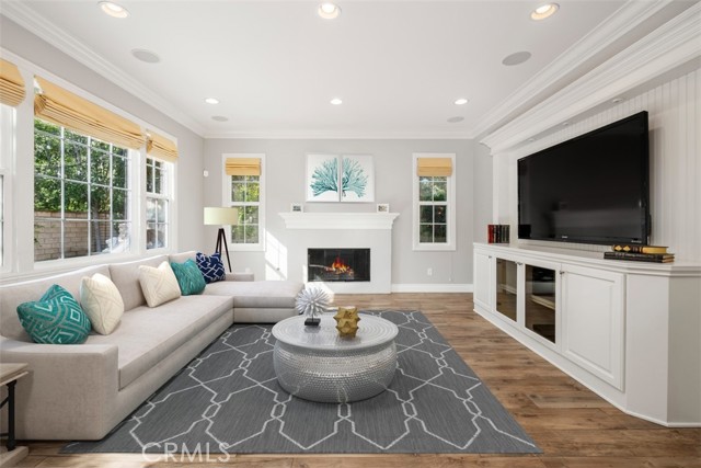 20 Townsend, Irvine CA: https://media.crmls.org/medias/cf9047c5-f199-44ed-96ad-a4a789ae3a6e.jpg