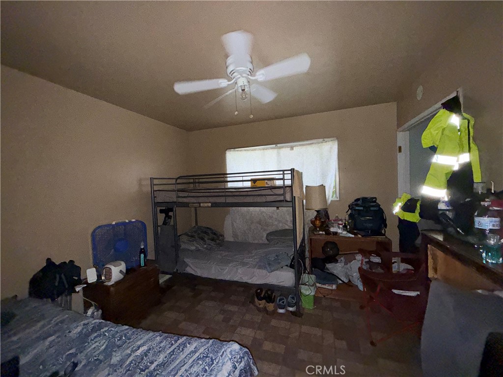 https://media.crmls.org/medias/cf90d95c-f937-46ca-9073-c3c56b315752.jpg?preset=X-Large