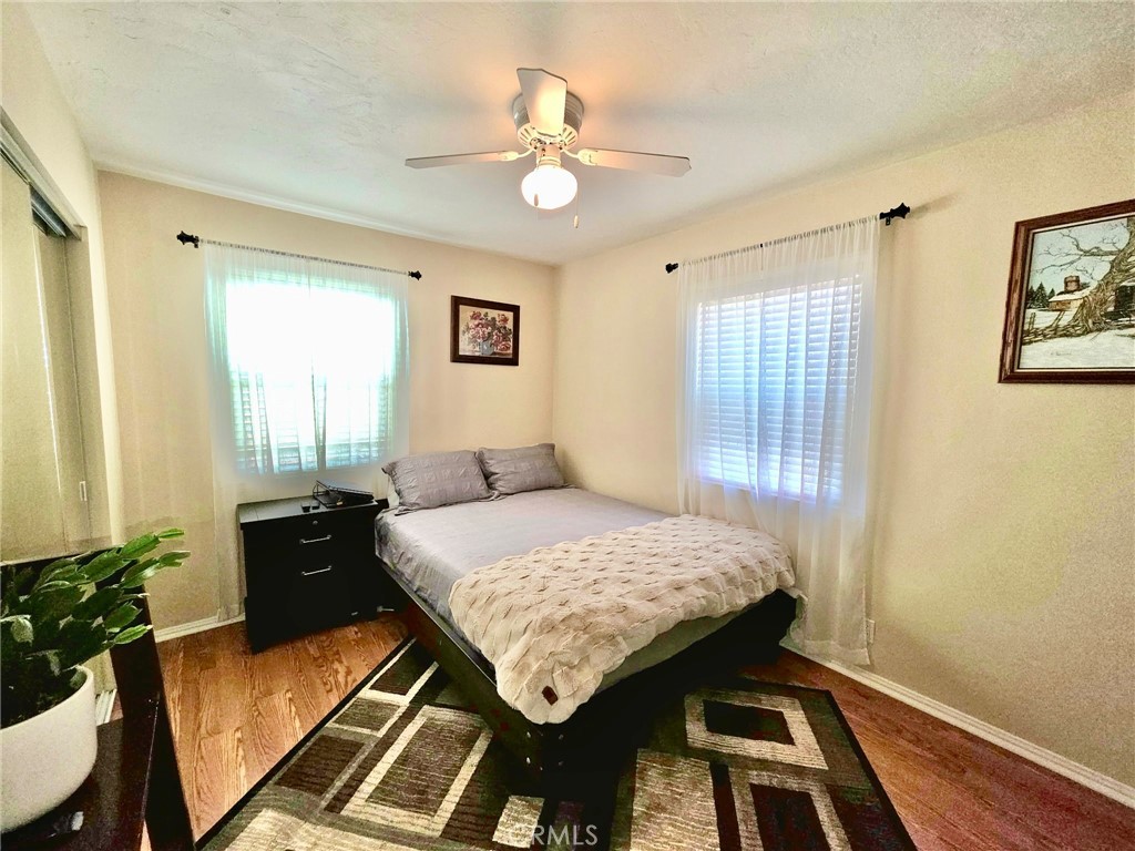 https://media.crmls.org/medias/cf9153e5-d4a9-4e4b-a410-a5c964fb3ca2.jpg?preset=X-Large