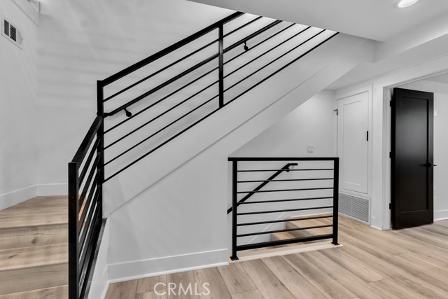 11304 Victory Boulevard, North Hollywood CA: https://media.crmls.org/medias/cf919c64-9be6-46f6-a595-6338c3838b2f.jpg