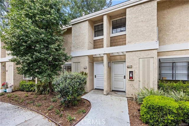 163 Pineview, Irvine CA: https://media.crmls.org/medias/cf922638-bb47-4c91-8775-afcd136e529e.jpg