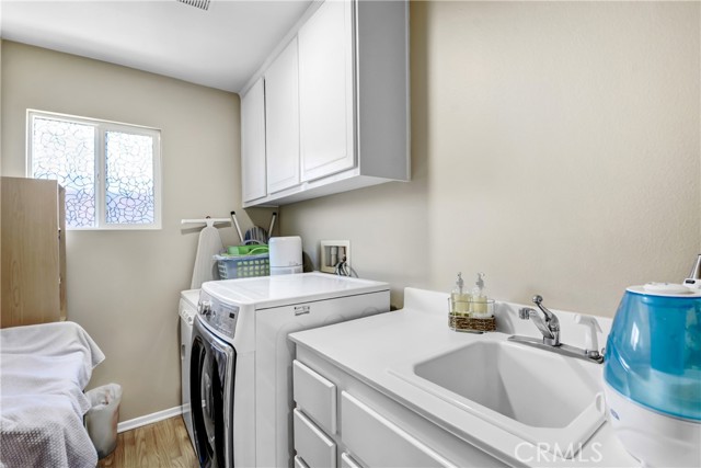 31 Newburn Court, Beaumont CA: https://media.crmls.org/medias/cf923bd0-4c8c-424f-ad0a-ba364292b536.jpg