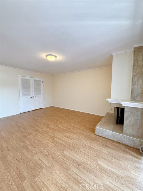 5216 Lindley Avenue, Encino CA: https://media.crmls.org/medias/cf9255e5-0fa0-4788-99ea-21eaefd8c25b.jpg