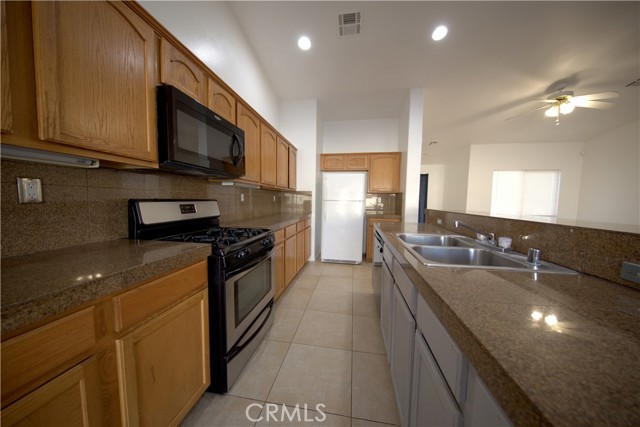 Detail Gallery Image 13 of 15 For 11844 Verbena, Desert Hot Springs,  CA 92240 - 4 Beds | 2 Baths