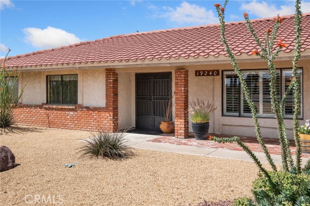 Detail Gallery Image 3 of 43 For 19240 Tonkawan, Apple Valley,  CA 92307 - 3 Beds | 2 Baths