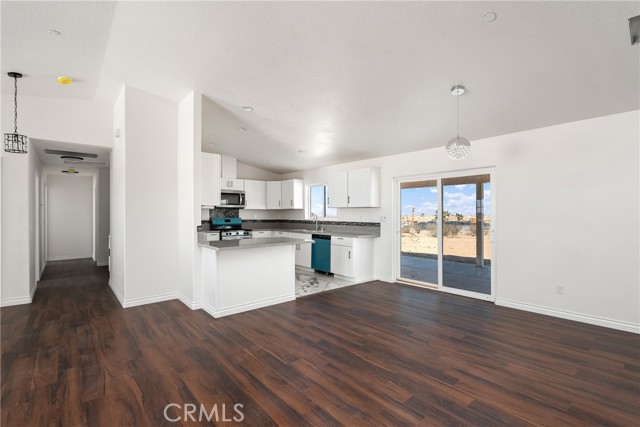 Detail Gallery Image 9 of 40 For 12275 Barbet Rd, Phelan,  CA 92371 - 4 Beds | 2 Baths