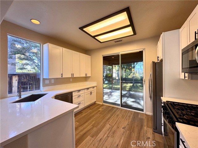 Detail Gallery Image 15 of 41 For 31898 Calle Ballentine, Temecula,  CA 92592 - 3 Beds | 2 Baths