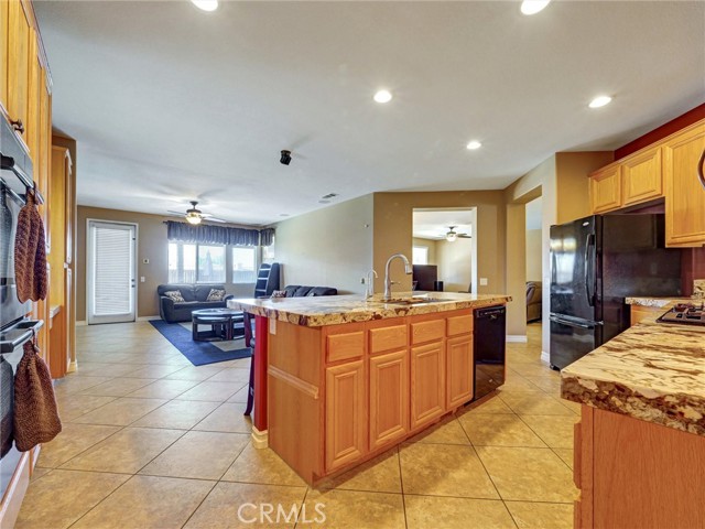 Detail Gallery Image 10 of 59 For 9737 Espada Creek, Moreno Valley,  CA 92557 - 4 Beds | 3 Baths