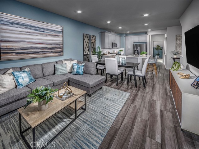 1551 Stratus Drive, Pomona CA: https://media.crmls.org/medias/cf93ec2c-706b-48f7-9add-0485e682ab80.jpg
