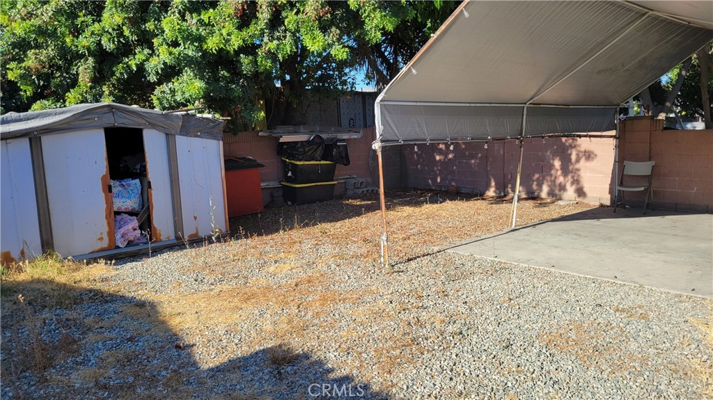 https://media.crmls.org/medias/cf944ff6-8968-4228-8f4f-195cf4909321.jpg?preset=X-Large