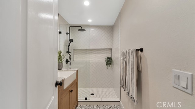 Detail Gallery Image 11 of 28 For 30114 Diana Ct, Agoura Hills,  CA 91301 - 3 Beds | 3 Baths