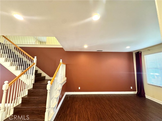 Detail Gallery Image 4 of 30 For 2541 Hillcrest St, Signal Hill,  CA 90755 - 4 Beds | 4 Baths