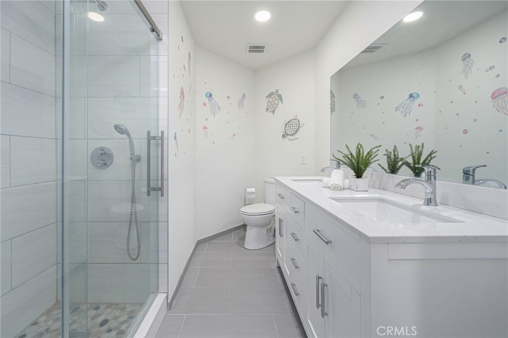 https://media.crmls.org/medias/cf95c722-9714-4988-8862-d7f12f4da5b8.jpg?preset=X-Large