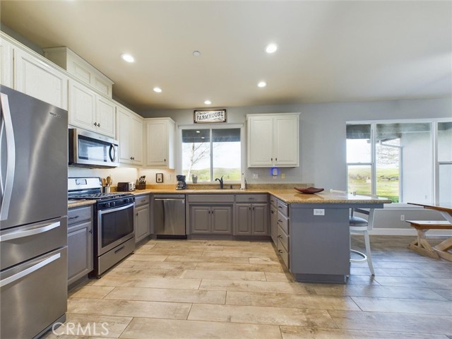 Detail Gallery Image 6 of 42 For 76870 Barker Rd, San Miguel,  CA 93451 - 4 Beds | 2/1 Baths