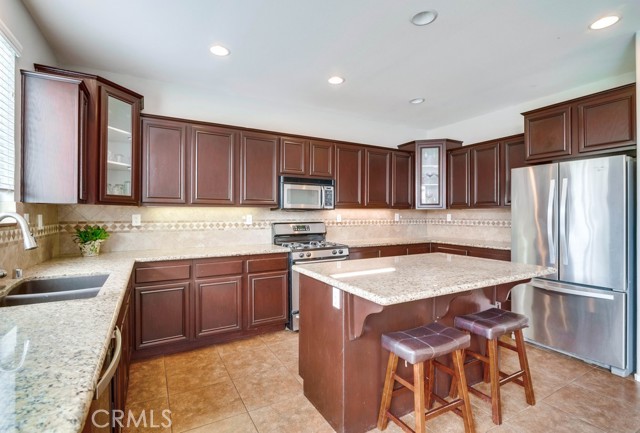 Detail Gallery Image 9 of 54 For 29132 Springshores Dr, Menifee,  CA 92585 - 4 Beds | 2/1 Baths