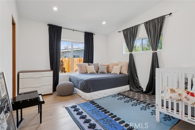 Detail Gallery Image 31 of 53 For 5700 El Canon Ave, Woodland Hills,  CA 91367 - 3 Beds | 3 Baths