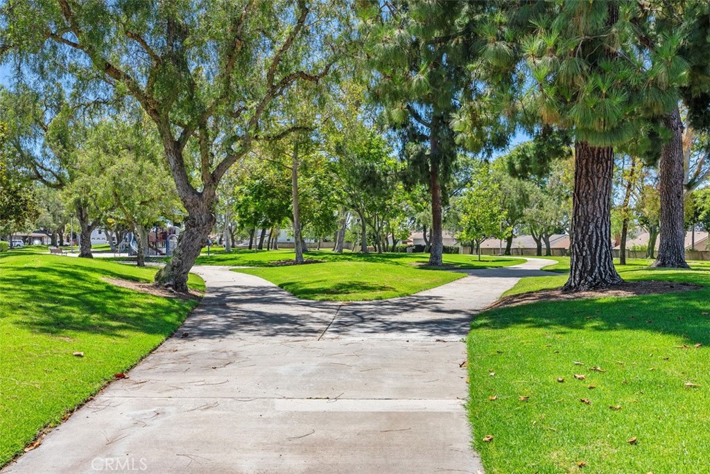 https://media.crmls.org/medias/cf9710be-9f5f-4354-8935-b1870e67e0a3.jpg?preset=X-Large