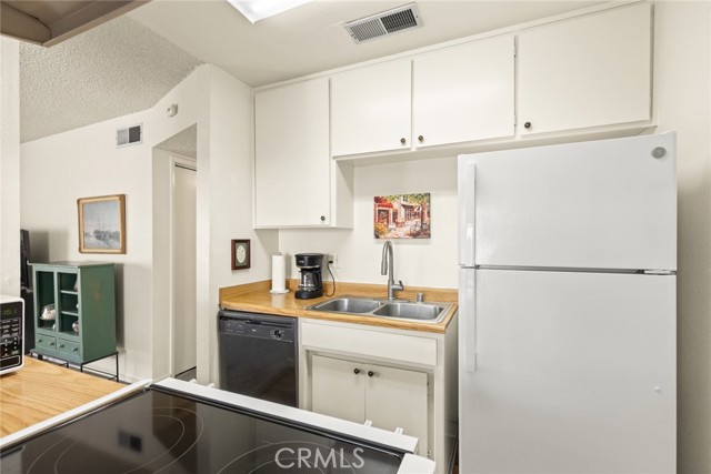 Detail Gallery Image 9 of 19 For 2220 Notre Dame #5,  Chico,  CA 95928 - 2 Beds | 1 Baths