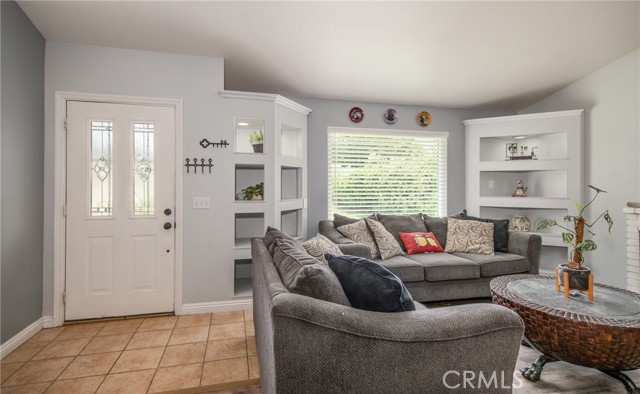 Detail Gallery Image 3 of 24 For 31458 Contour Ave, Nuevo,  CA 92567 - 3 Beds | 2 Baths