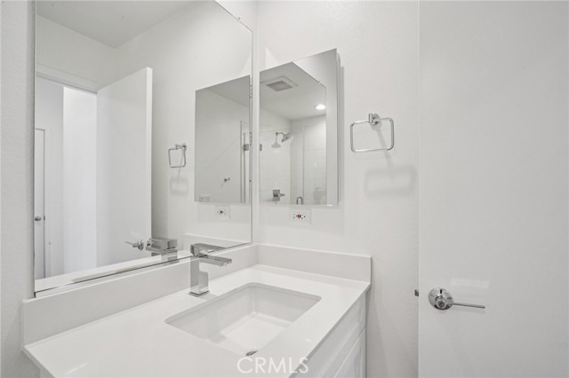 Detail Gallery Image 13 of 21 For 107 N First Ave, Upland,  CA 91786 - 3 Beds | 3 Baths