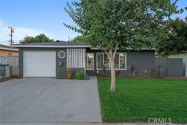 Detail Gallery Image 1 of 26 For 2726 W Bennett St, Compton,  CA 90220 - 3 Beds | 2 Baths