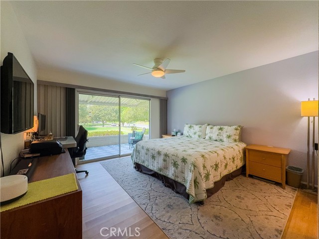 5472 Paseo Del Lago E, Laguna Woods CA: https://media.crmls.org/medias/cf993837-faa2-425c-8369-0a488480da67.jpg
