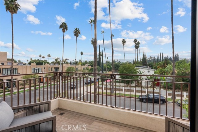 Detail Gallery Image 28 of 37 For 18703 Redwing St, Tarzana,  CA 91356 - 3 Beds | 2/1 Baths