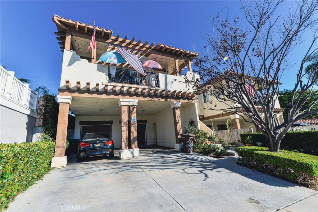 229 Avenida Santa Barbara #B