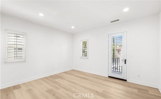 31 Prairie, Irvine CA: https://media.crmls.org/medias/cf9b9f88-088d-4e09-927c-a399632c53cc.jpg